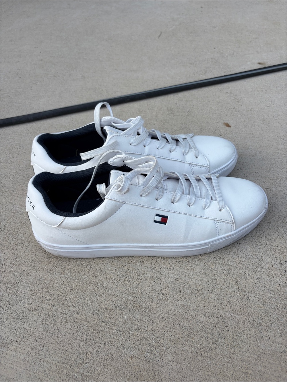 Tommy Hilfiger White Leather Low-Top Sneakers with Navy Accents